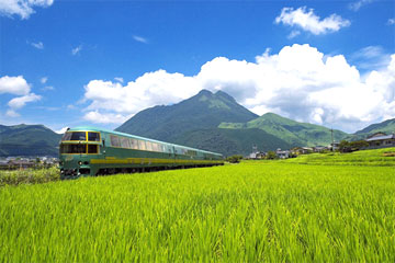 観光地ゆふいんの田園風景 